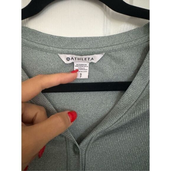 Athleta top size small petite - Picture 2 of 3